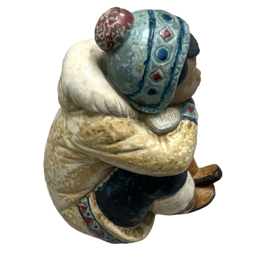 LLADRO PENSIVE ESKIMO BOY FIGURINE